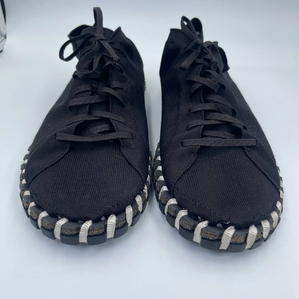 Kengos lace up